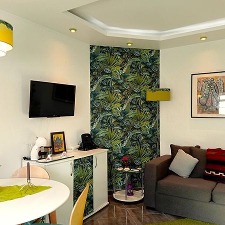 Little Wonder Apartment อัลบูเฟรา ภายนอก รูปภาพ