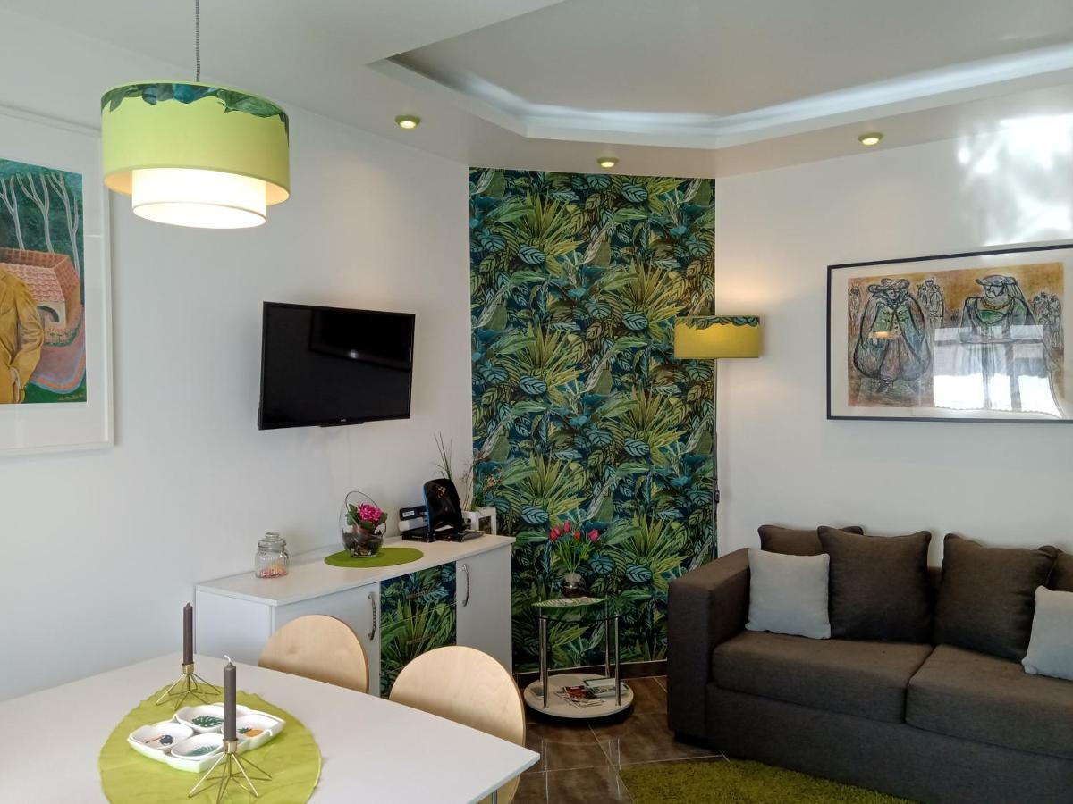 Little Wonder Apartment อัลบูเฟรา ภายนอก รูปภาพ