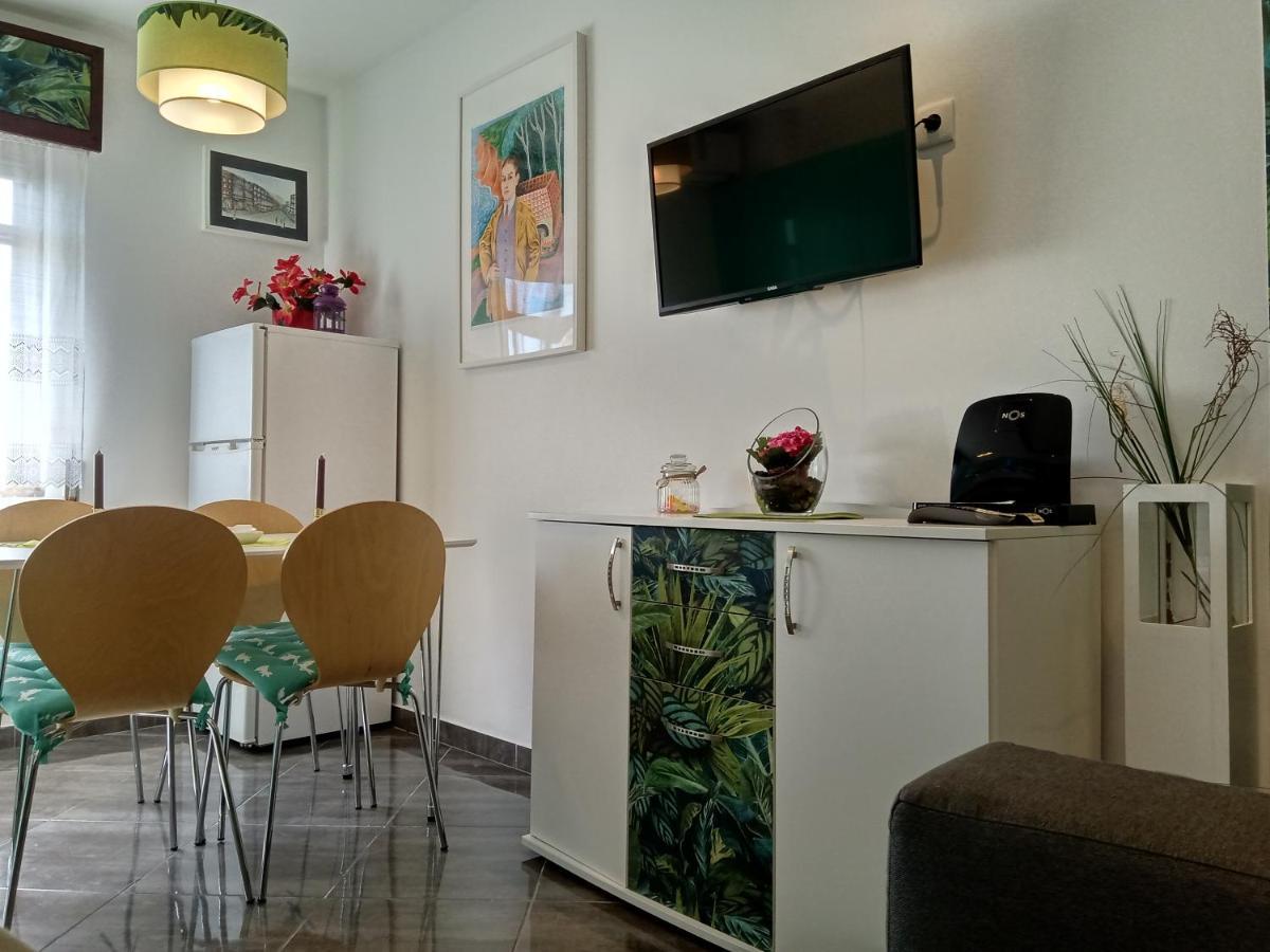 Little Wonder Apartment อัลบูเฟรา ภายนอก รูปภาพ