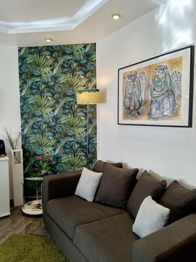 Little Wonder Apartment อัลบูเฟรา ภายนอก รูปภาพ