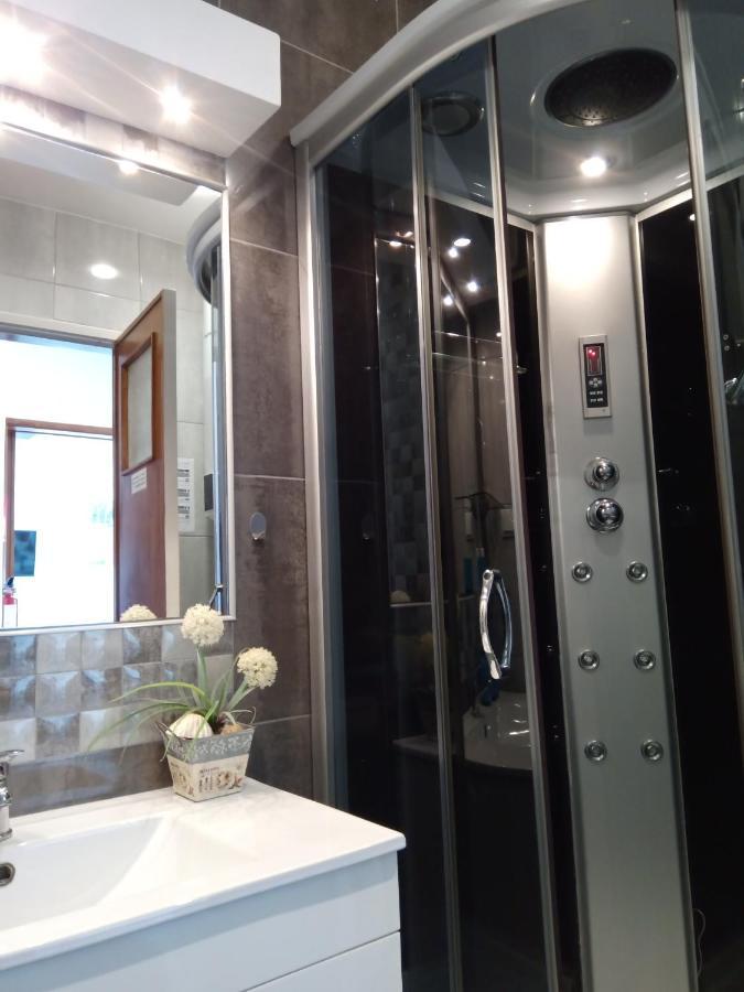 Little Wonder Apartment อัลบูเฟรา ภายนอก รูปภาพ